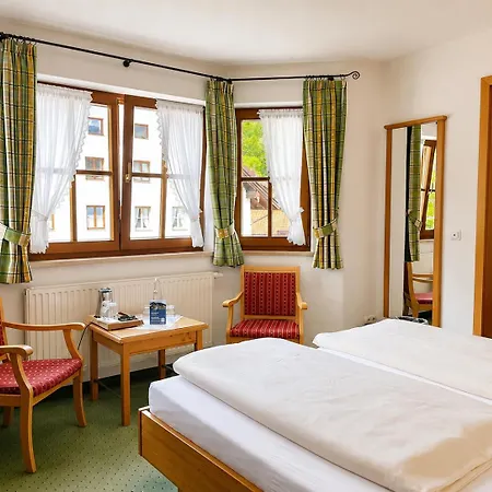 Schatten Hotel 3*