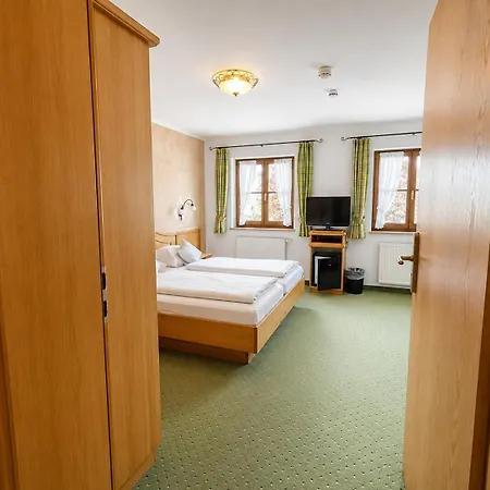Schatten Hotel 3*