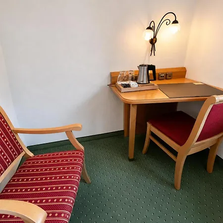 Schatten Hotel 3*