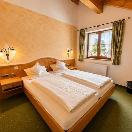 Schatten Hotel 3*