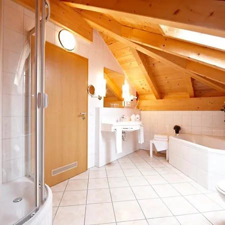 Schatten 3* جارمش بارتنكيرشن